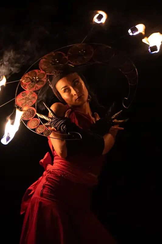 nawal costume de feu