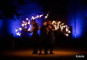 danseuse de feu en trio