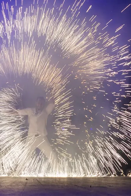 final pyrotechnique en interieur