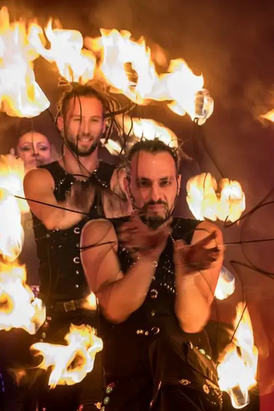 trio eventails de feu